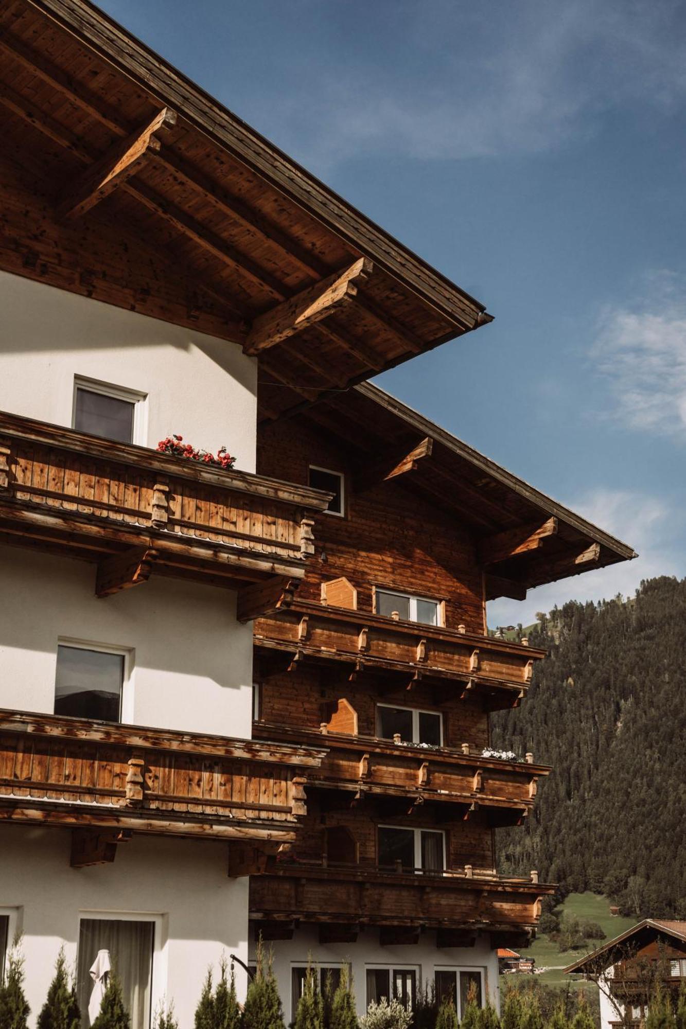 Lebe'Schlitters - Das Ferienapartmenthaus Im Zillertal Exterior foto